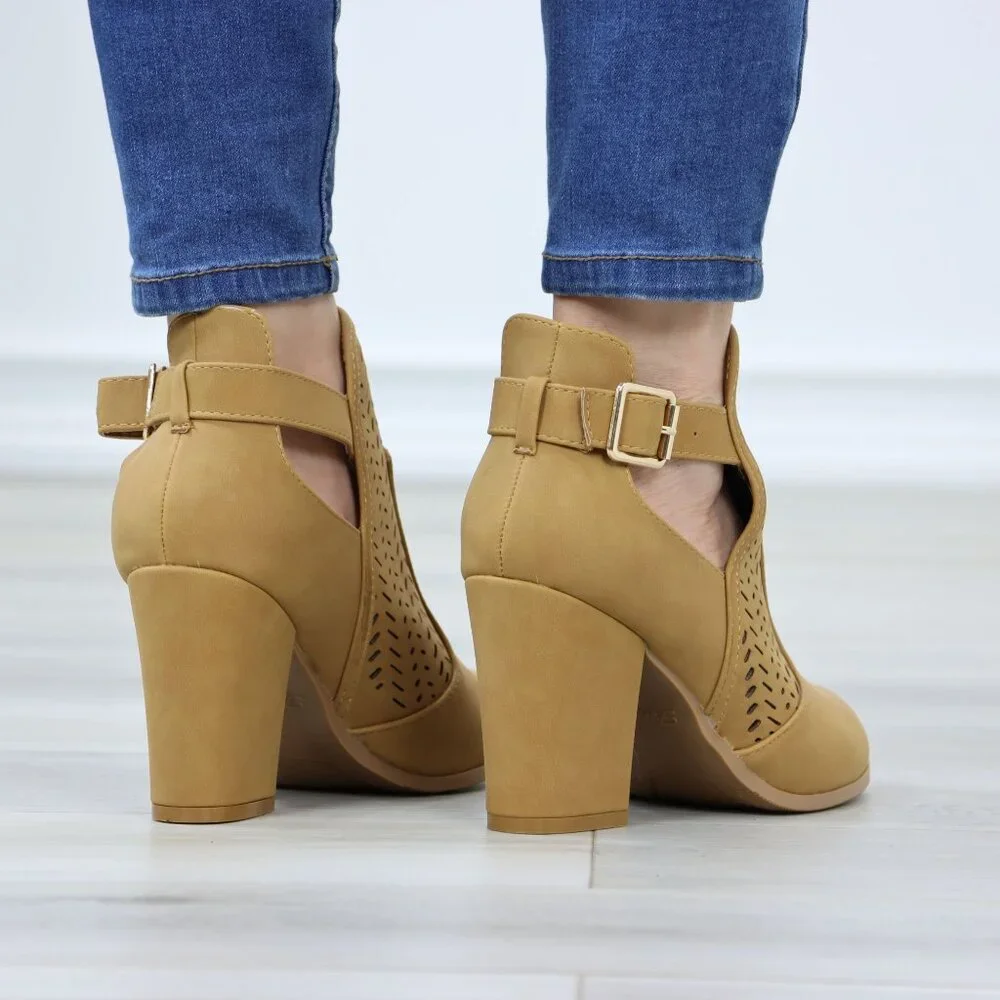 Tan Faux Nubuck Round Toe Block Heeled Ankle Boots Lacer Cut Design - Picture 6 of 12